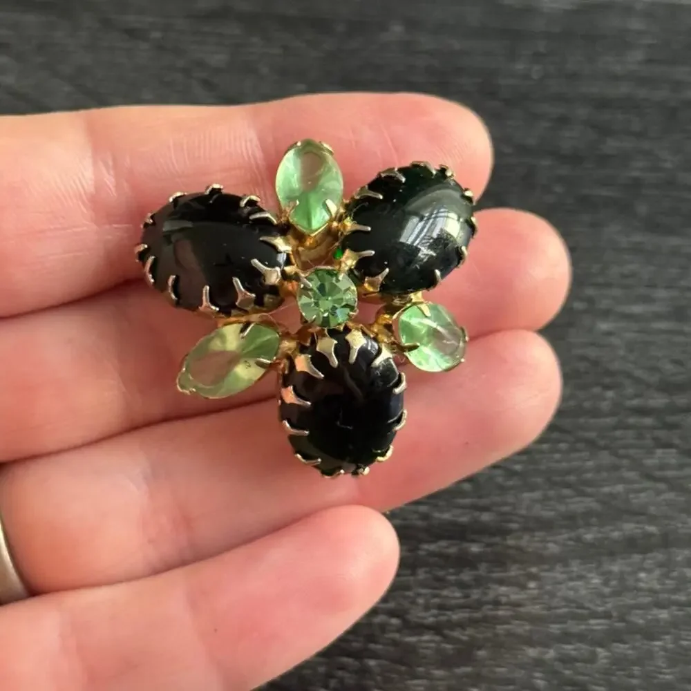 Vintage 1960s‎ Green Stones And Gold Tone Cabochon Prong Set Brooch Pin